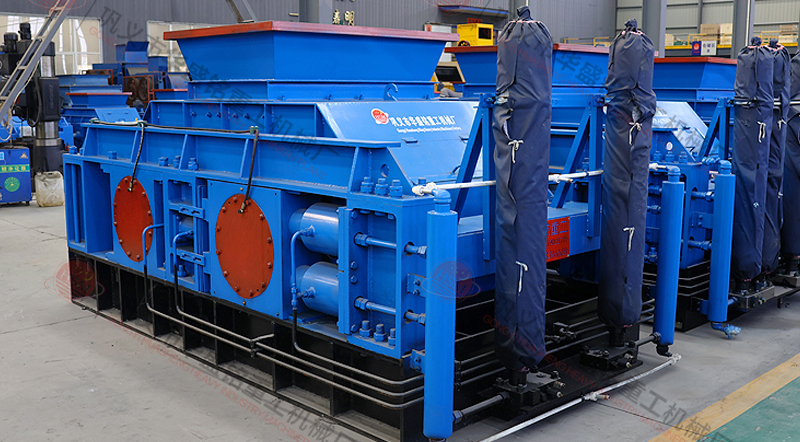 時產50噸液壓對輥制砂機