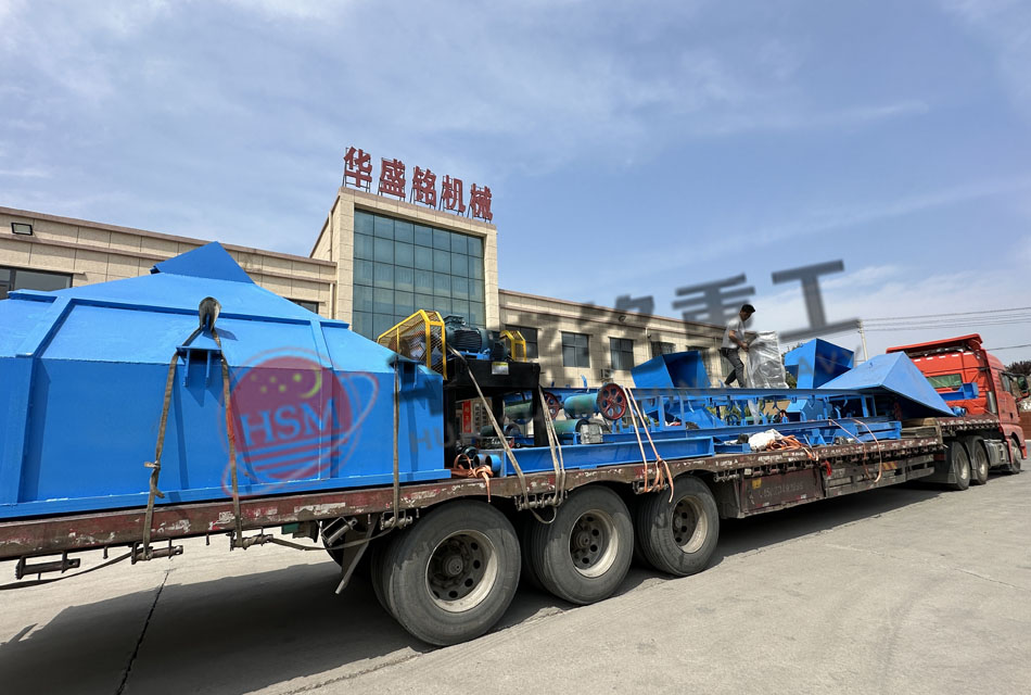 瀝青銑刨料生產(chǎn)線全套設(shè)備 發(fā)貨現(xiàn)場 銑刨料雙齒輥破碎機(jī) 瀝青再生料篩分設(shè)備