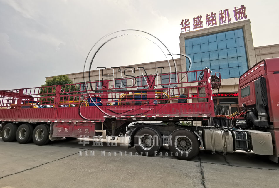 三臺(tái)750ⅹ500型對(duì)輥破碎機(jī)一起發(fā)往貴陽